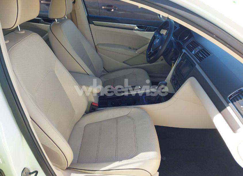 Photo 5 of 2017 Volkswagen Passat 1.8T R-LINE (VIN 1VWDT7A3XHC054164)