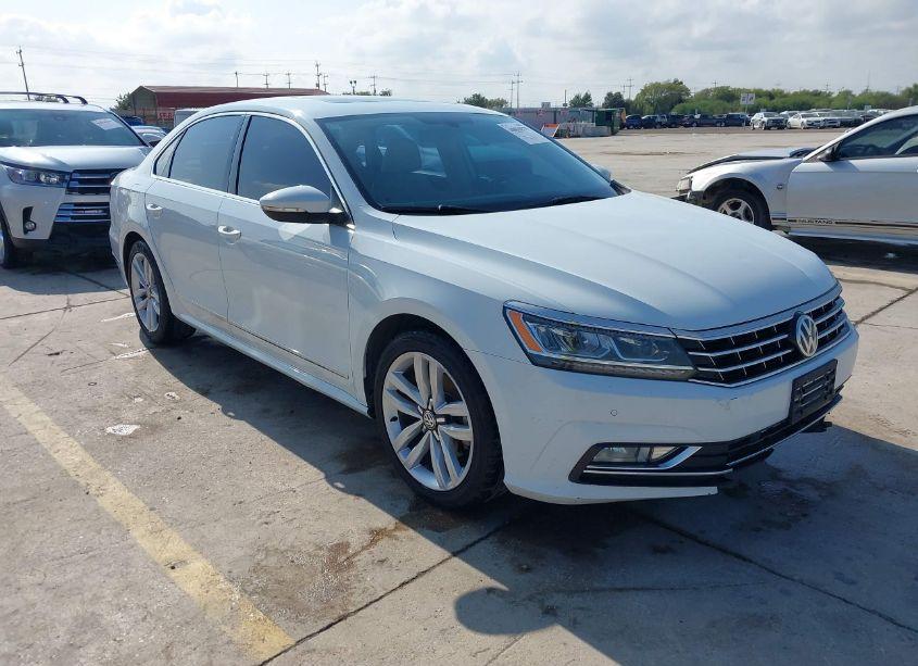 2017 Volkswagen Passat 1.8T SE (VIN 1VWGT7A30HC041162) main photo