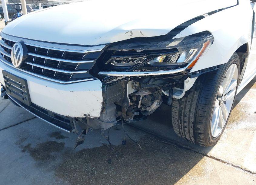 Photo 6 of 2017 Volkswagen Passat 1.8T SE (VIN 1VWGT7A30HC041162)