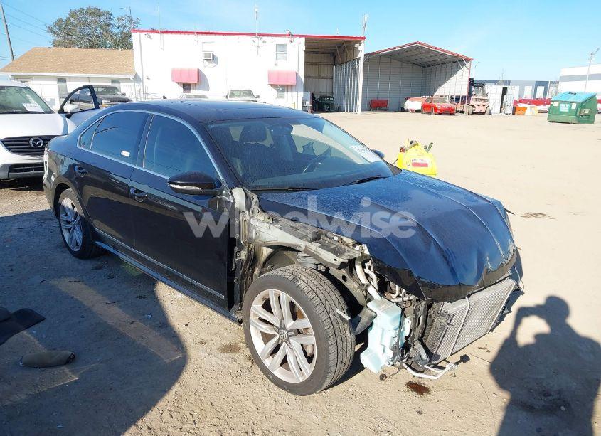 2017 Volkswagen Passat 1.8T SE (VIN 1VWGT7A31HC068970) main photo