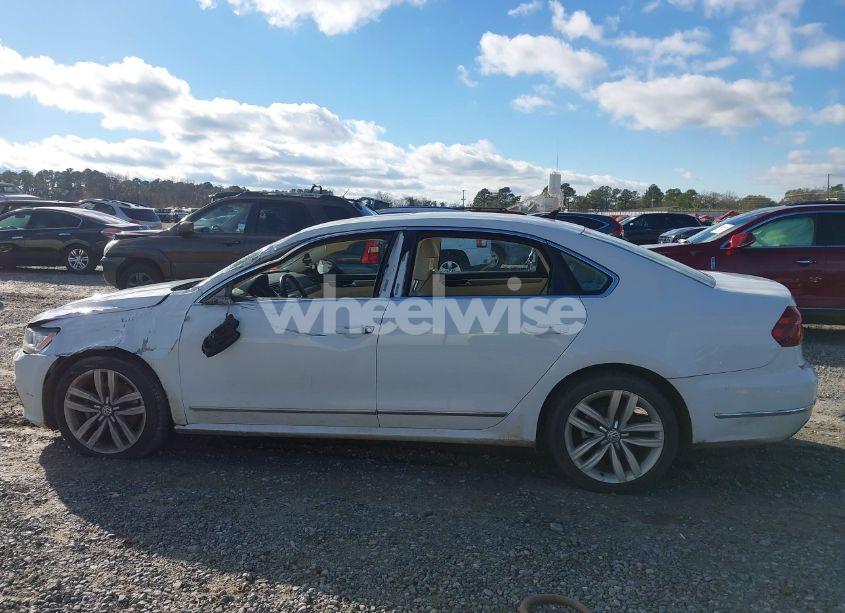Photo 14 of 2017 Volkswagen Passat 1.8T SE (VIN 1VWGT7A32HC015971)