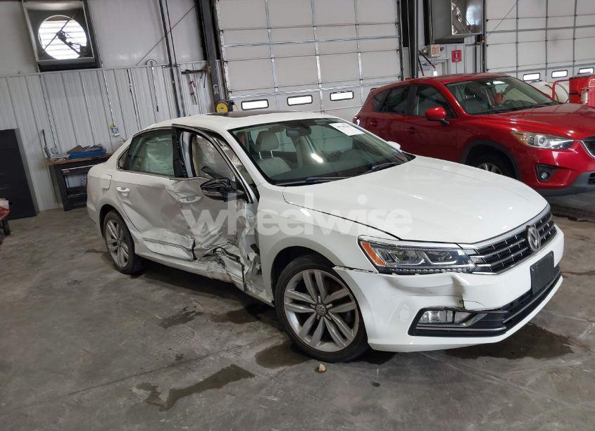 2017 Volkswagen Passat 1.8T SE (VIN 1VWGT7A33HC001397) main photo