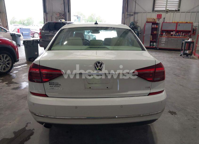 Photo 16 of 2017 Volkswagen Passat 1.8T SE (VIN 1VWGT7A33HC001397)