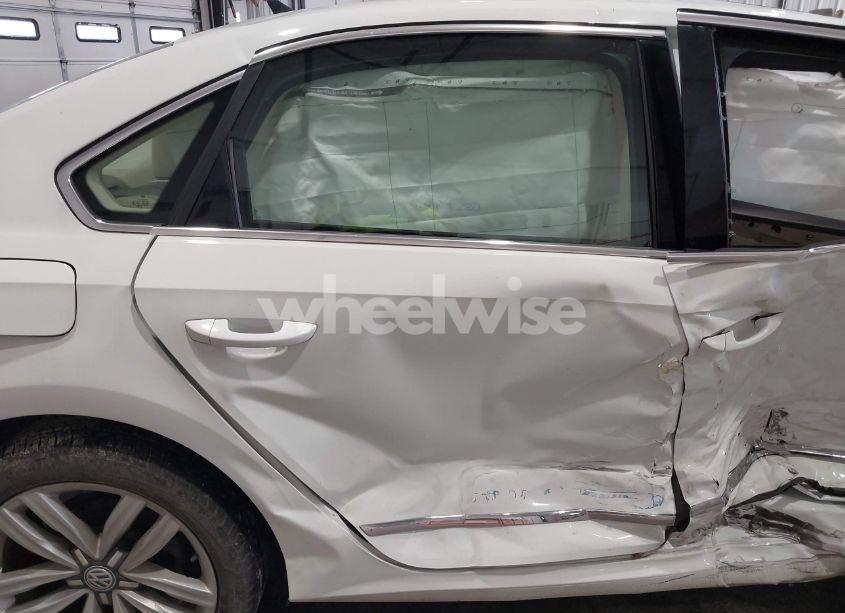 Photo 17 of 2017 Volkswagen Passat 1.8T SE (VIN 1VWGT7A33HC001397)