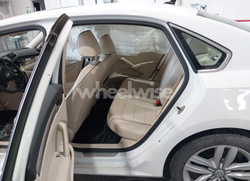 Photo 8 of 2017 Volkswagen Passat 1.8T SE (VIN 1VWGT7A33HC001397)