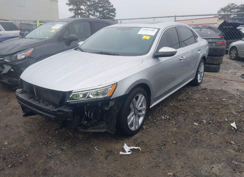 Photo 2 of 2017 Volkswagen Passat 1.8T SE (VIN 1VWGT7A33HC024095)