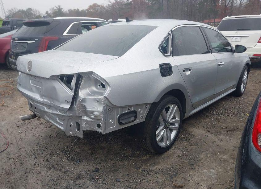 Photo 4 of 2017 Volkswagen Passat 1.8T SE (VIN 1VWGT7A33HC024095)