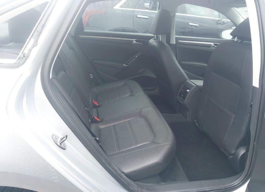 Photo 8 of 2017 Volkswagen Passat 1.8T SE (VIN 1VWGT7A33HC024095)