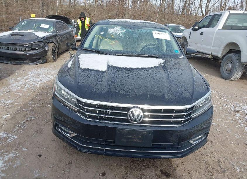 Photo 12 of 2017 Volkswagen Passat 1.8T SE (VIN 1VWGT7A33HC041284)