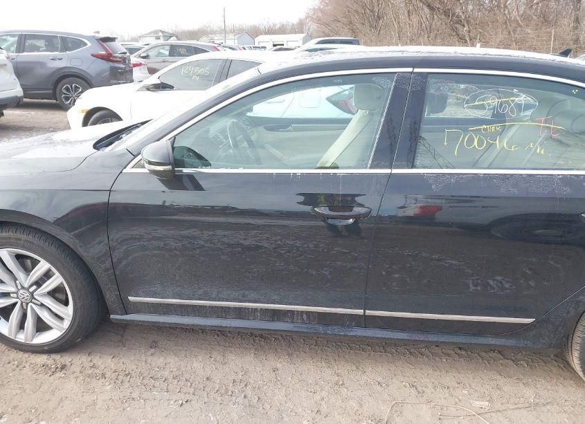 Photo 14 of 2017 Volkswagen Passat 1.8T SE (VIN 1VWGT7A33HC041284)