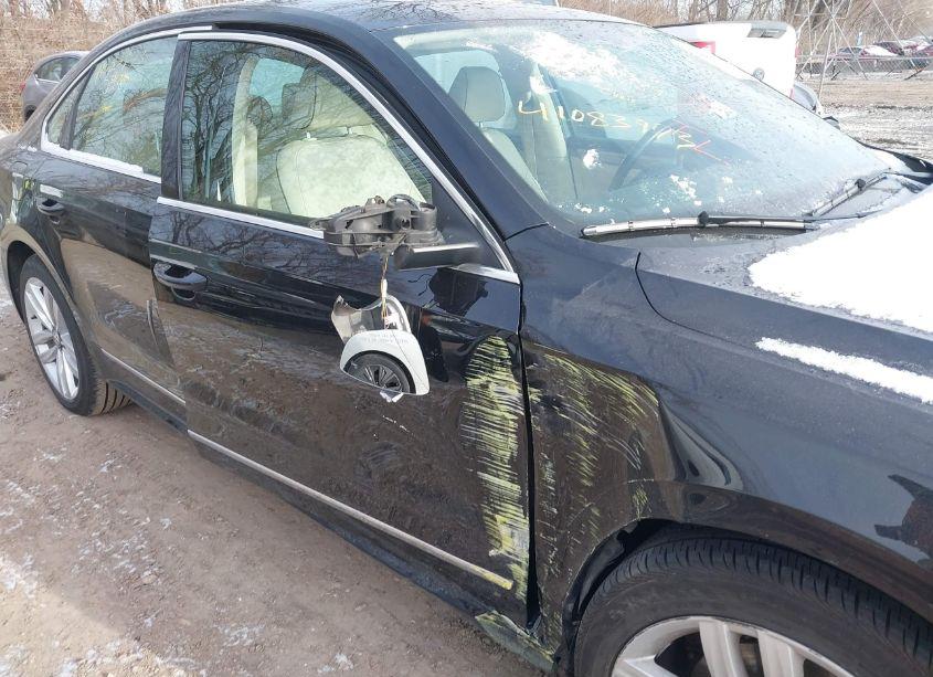 Photo 6 of 2017 Volkswagen Passat 1.8T SE (VIN 1VWGT7A33HC041284)