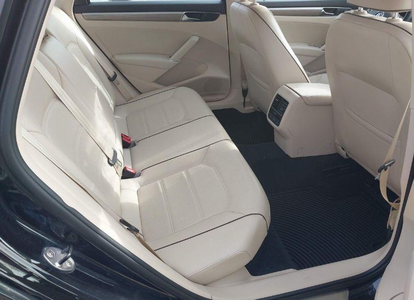 Photo 8 of 2017 Volkswagen Passat 1.8T SE (VIN 1VWGT7A33HC041284)