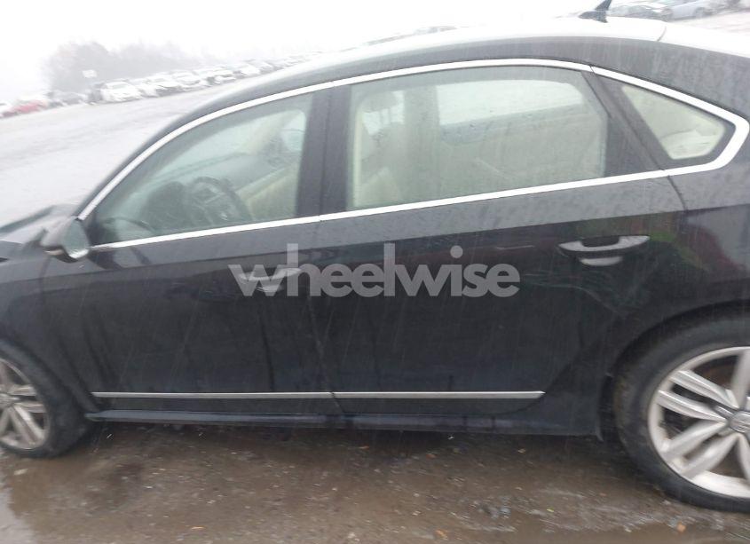 Photo 14 of 2017 Volkswagen Passat 1.8T SE (VIN 1VWGT7A33HC081221)