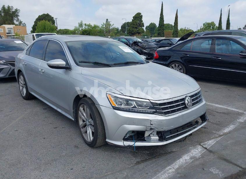 2017 Volkswagen Passat 1.8T SE (VIN 1VWGT7A35HC061276) main photo