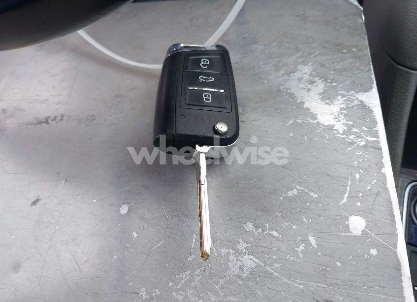 Photo 11 of 2017 Volkswagen Passat 1.8T SE (VIN 1VWGT7A35HC061276)