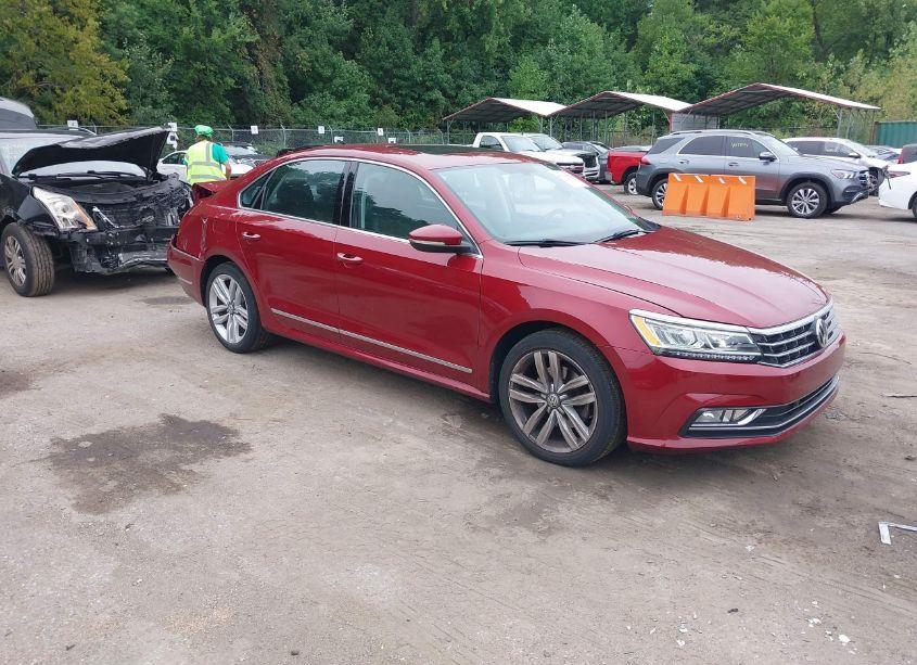 2017 Volkswagen Passat 1.8T SE (VIN 1VWGT7A35HC082421) main photo