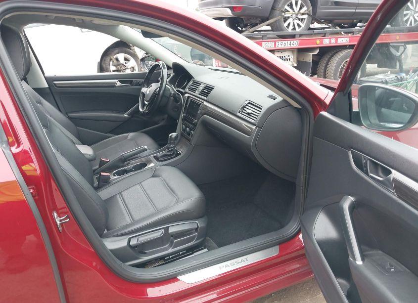 Photo 5 of 2017 Volkswagen Passat 1.8T SE (VIN 1VWGT7A35HC082421)