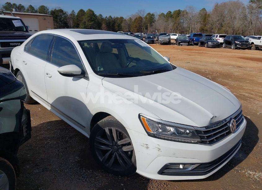 2017 Volkswagen Passat 1.8T SE (VIN 1VWGT7A36HC037052) main photo