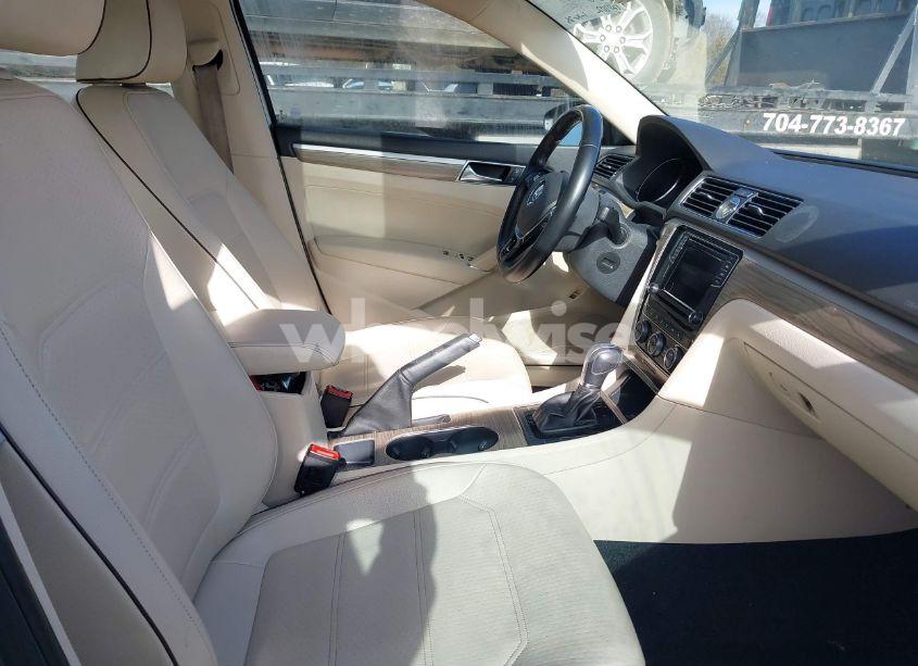 Photo 5 of 2017 Volkswagen Passat 1.8T SE (VIN 1VWGT7A36HC037052)