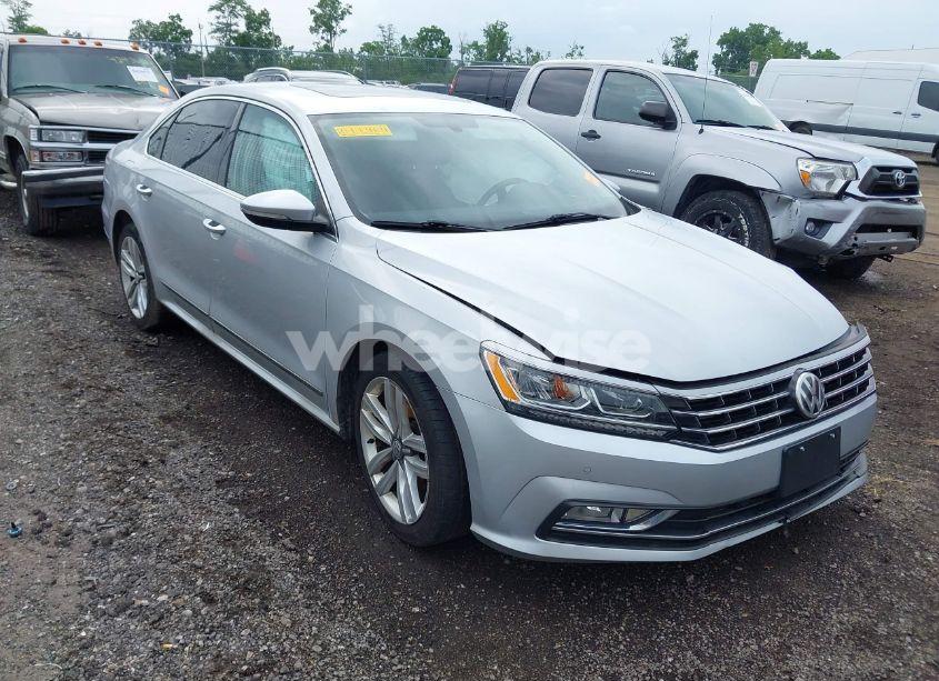 2017 Volkswagen Passat 1.8T SE (VIN 1VWGT7A37HC011964) main photo