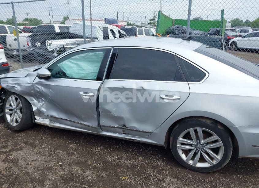 Photo 13 of 2017 Volkswagen Passat 1.8T SE (VIN 1VWGT7A37HC011964)