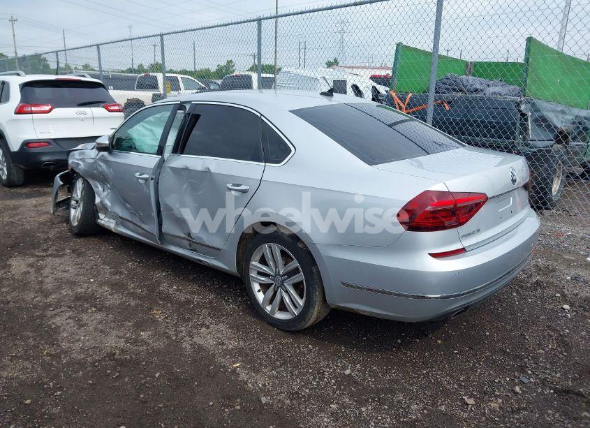 Photo 3 of 2017 Volkswagen Passat 1.8T SE (VIN 1VWGT7A37HC011964)