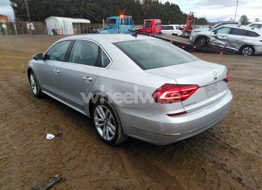 Photo 3 of 2017 Volkswagen Passat 1.8T SE (VIN 1VWGT7A37HC075454)