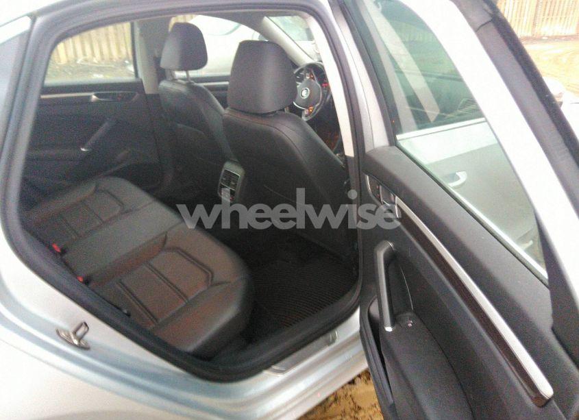 Photo 8 of 2017 Volkswagen Passat 1.8T SE (VIN 1VWGT7A37HC075454)