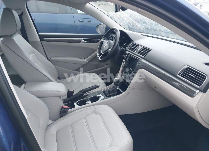 Photo 5 of 2017 Volkswagen Passat 1.8T SE (VIN 1VWGT7A37HC080993)