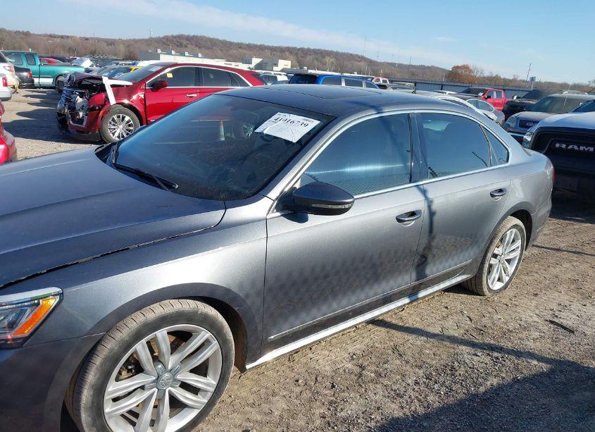 Photo 15 of 2017 Volkswagen Passat 1.8T SE (VIN 1VWGT7A38HC018552)