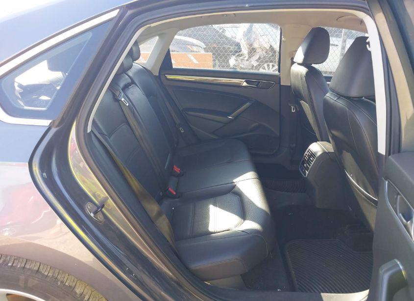 Photo 8 of 2017 Volkswagen Passat 1.8T SE (VIN 1VWGT7A38HC018552)