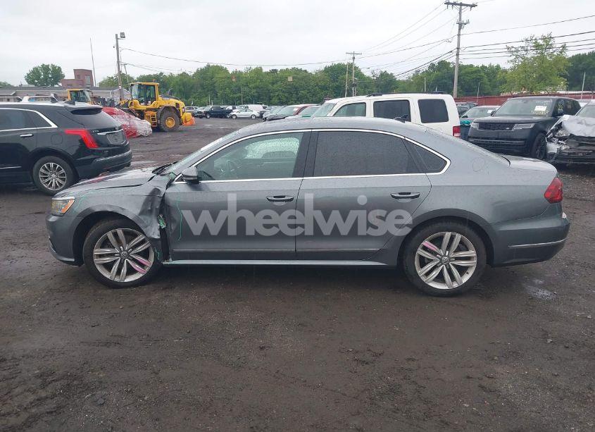 Photo 14 of 2017 Volkswagen Passat 1.8T SE (VIN 1VWGT7A38HC039272)