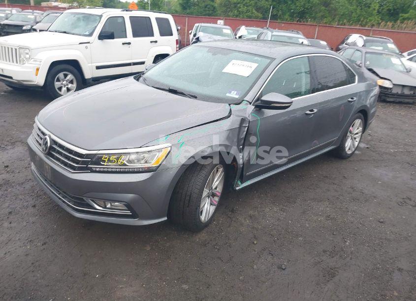 Photo 2 of 2017 Volkswagen Passat 1.8T SE (VIN 1VWGT7A38HC039272)