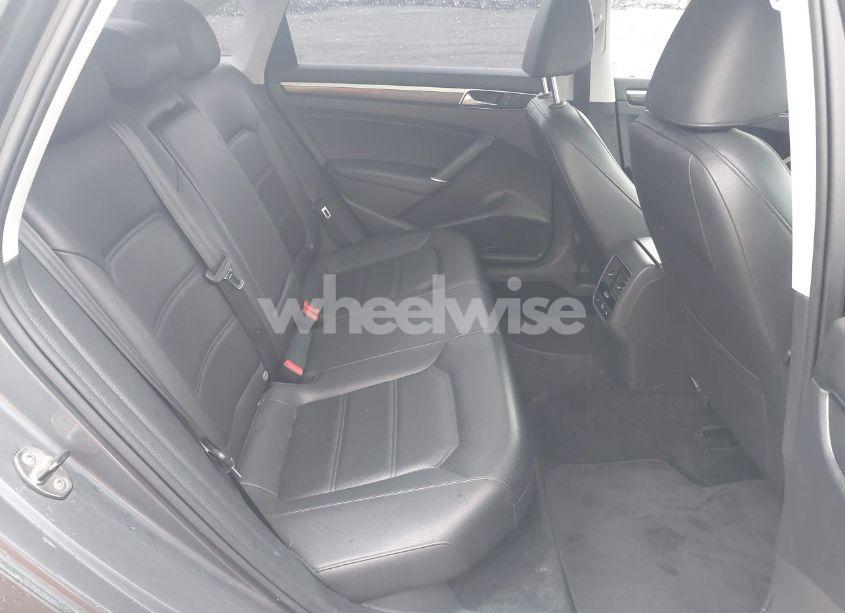 Photo 8 of 2017 Volkswagen Passat 1.8T SE (VIN 1VWGT7A38HC039272)