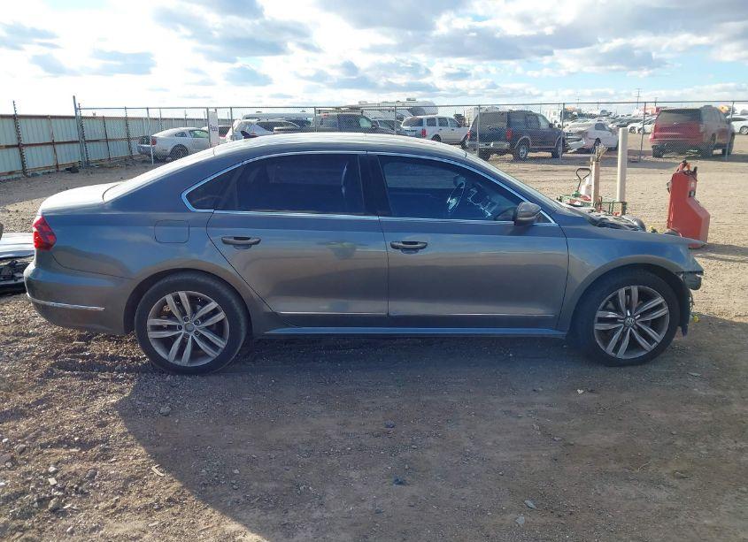 Photo 14 of 2017 Volkswagen Passat 1.8T SE (VIN 1VWGT7A39HC023761)