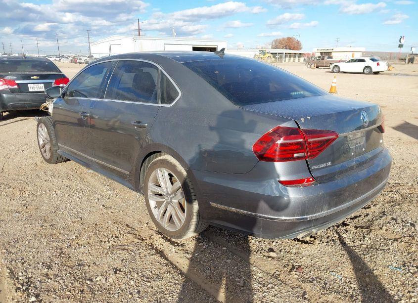 Photo 3 of 2017 Volkswagen Passat 1.8T SE (VIN 1VWGT7A39HC023761)