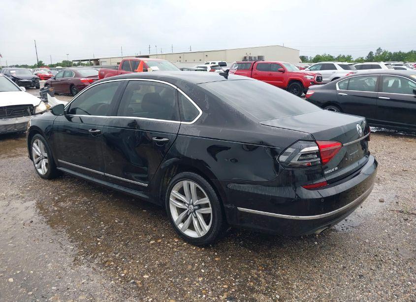 Photo 3 of 2017 Volkswagen Passat 1.8T SE (VIN 1VWGT7A39HC073320)