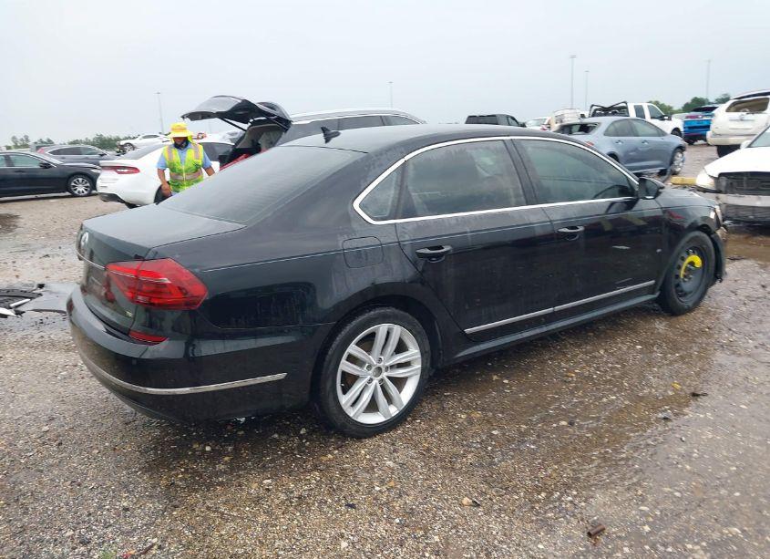 Photo 4 of 2017 Volkswagen Passat 1.8T SE (VIN 1VWGT7A39HC073320)