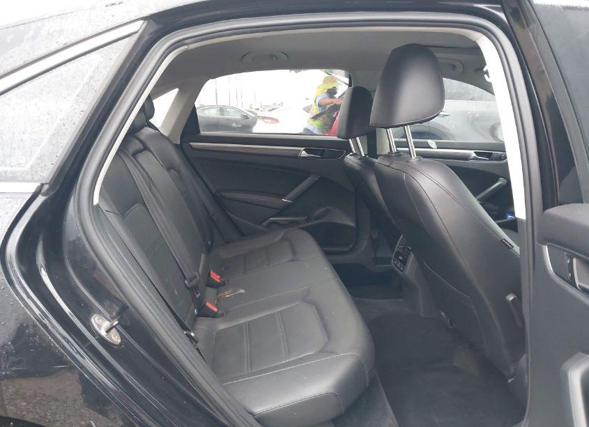 Photo 8 of 2017 Volkswagen Passat 1.8T SE (VIN 1VWGT7A39HC073320)