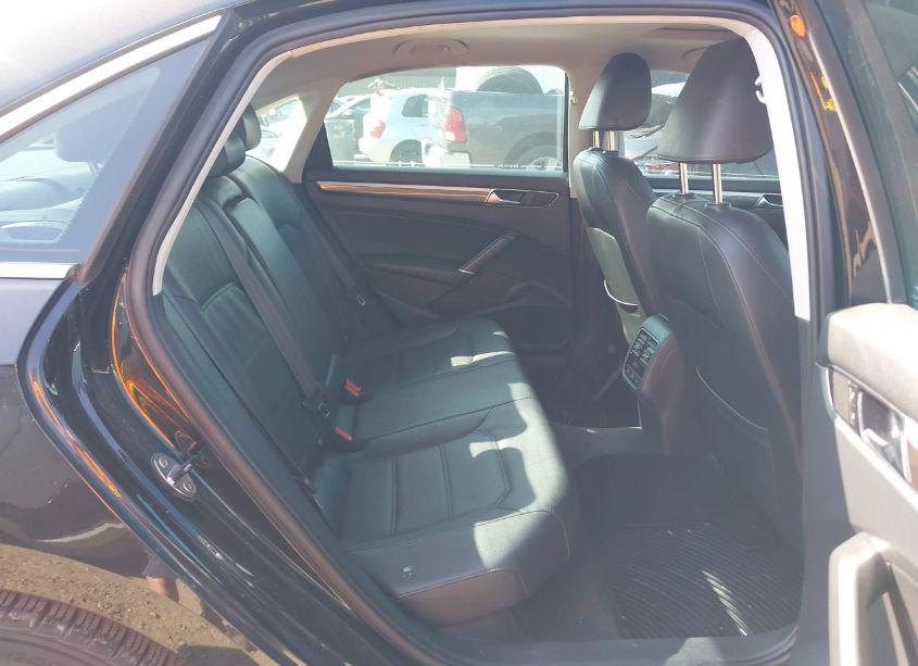 Photo 8 of 2017 Volkswagen Passat 1.8T SE (VIN 1VWGT7A39HC076718)