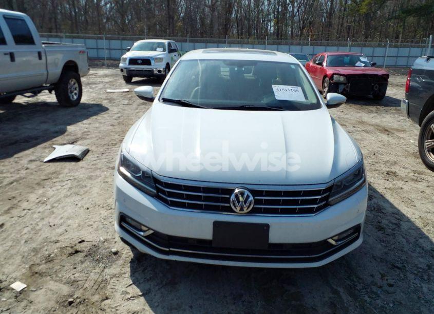 Photo 13 of 2017 Volkswagen Passat 1.8T SE (VIN 1VWGT7A3XHC025051)