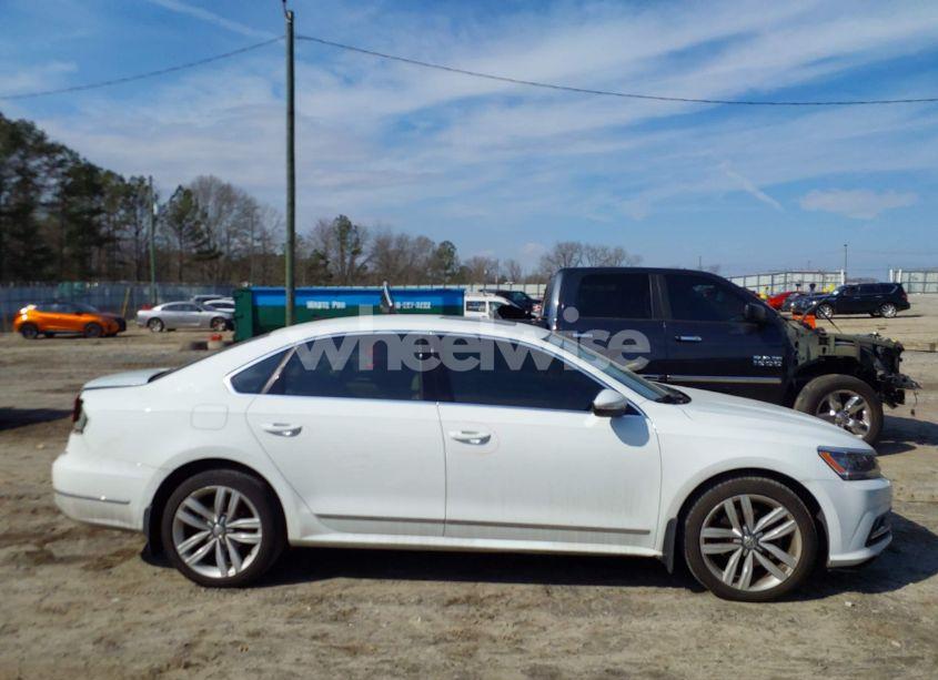 Photo 14 of 2017 Volkswagen Passat 1.8T SE (VIN 1VWGT7A3XHC025051)