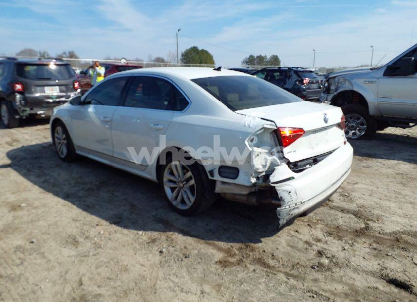 Photo 3 of 2017 Volkswagen Passat 1.8T SE (VIN 1VWGT7A3XHC025051)