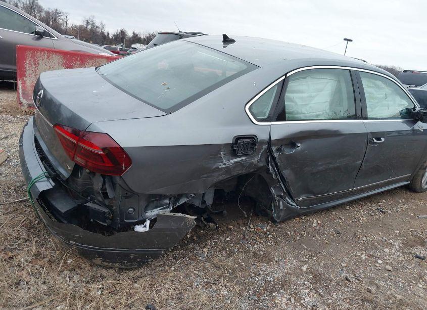 Photo 6 of 2017 Volkswagen Passat 1.8T SE (VIN 1VWGT7A3XHC053531)