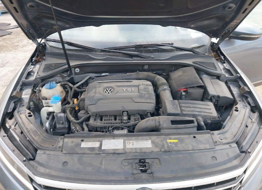 Photo 10 of 2017 Volkswagen Passat 1.8T SE (VIN 1VWGT7A3XHC058020)