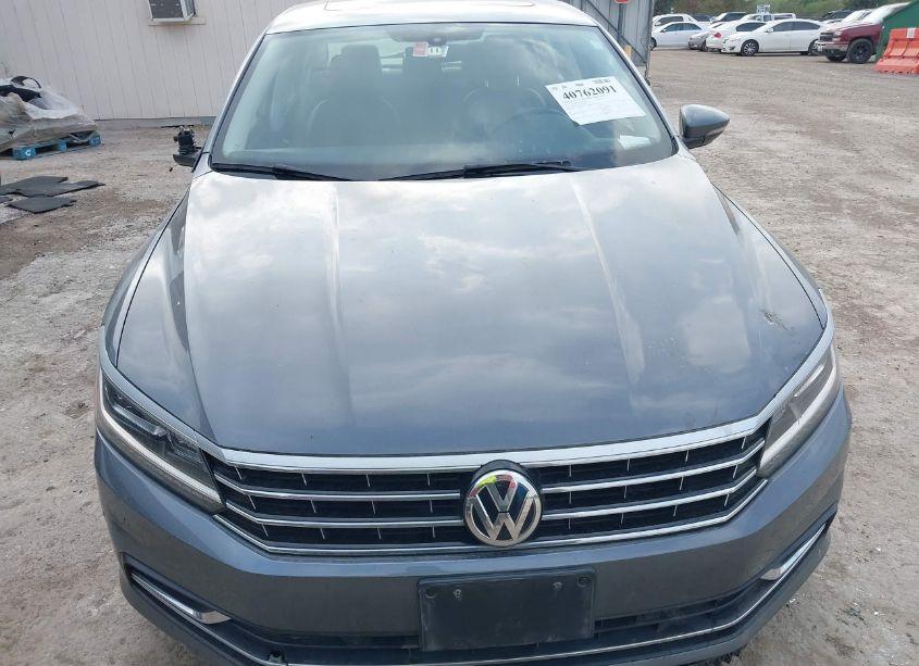 Photo 12 of 2017 Volkswagen Passat 1.8T SE (VIN 1VWGT7A3XHC058020)