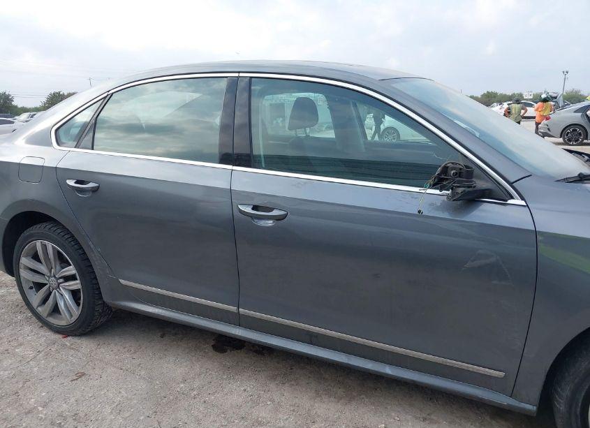 Photo 13 of 2017 Volkswagen Passat 1.8T SE (VIN 1VWGT7A3XHC058020)