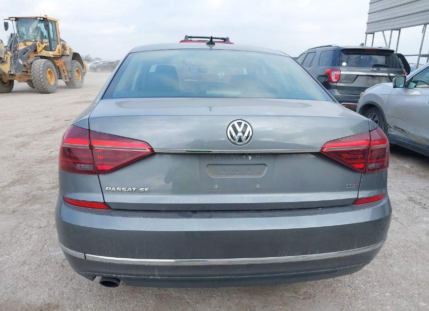 Photo 16 of 2017 Volkswagen Passat 1.8T SE (VIN 1VWGT7A3XHC058020)