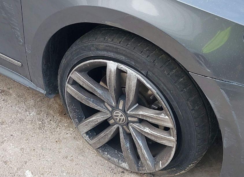 Photo 6 of 2017 Volkswagen Passat 1.8T SE (VIN 1VWGT7A3XHC058020)