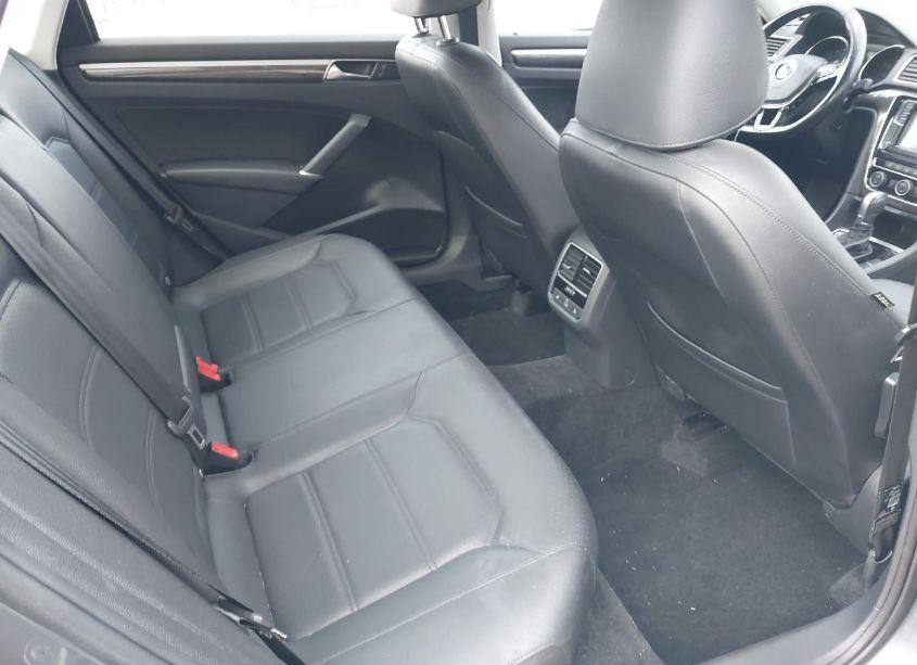 Photo 8 of 2017 Volkswagen Passat 1.8T SE (VIN 1VWGT7A3XHC058020)